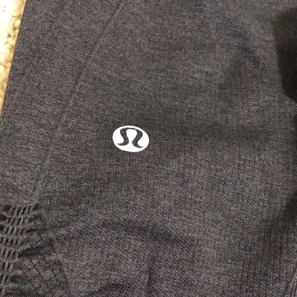 Lululemon In The Flow Crops - Picture 2 of 3